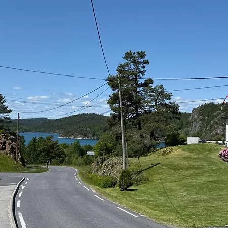 Trivelig Leilighet, Risor, Sorlandet Med Tilgang Til Bat Nyaraló